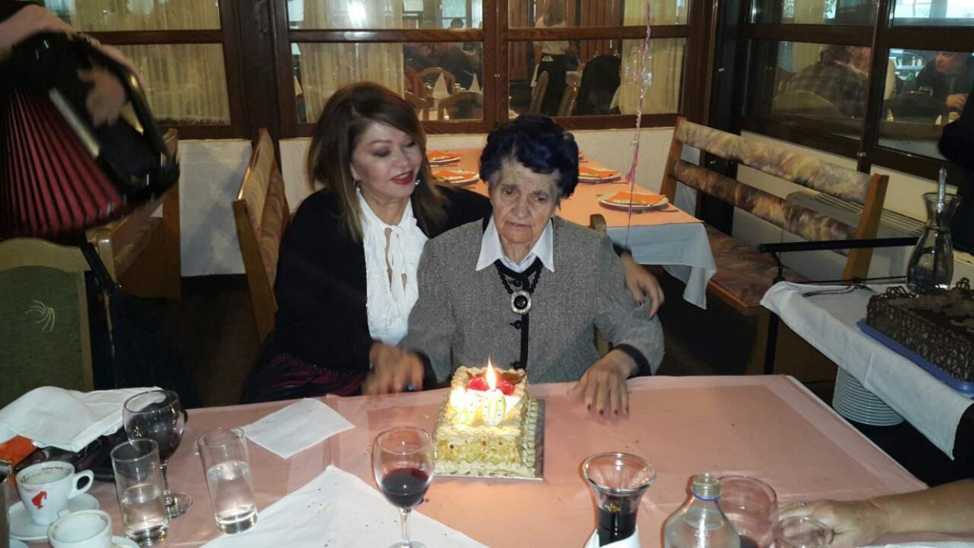 56f9291c-e4c8-40a7-b30c-28280a0a0ab0-neda-sa-mamom-previeworg